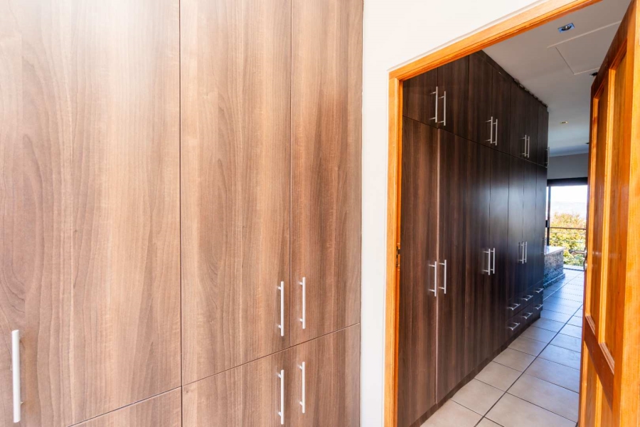 4 Bedroom Property for Sale in Myburgh Park Fase 2 Western Cape